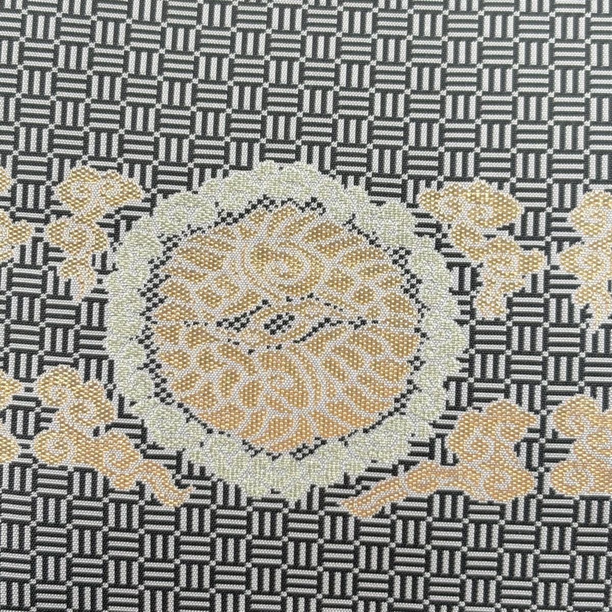 美品】 袋帯 逸品 龍村晋 落款 雲鶴文風通金欄 金銀糸 箔 黒灰 六通