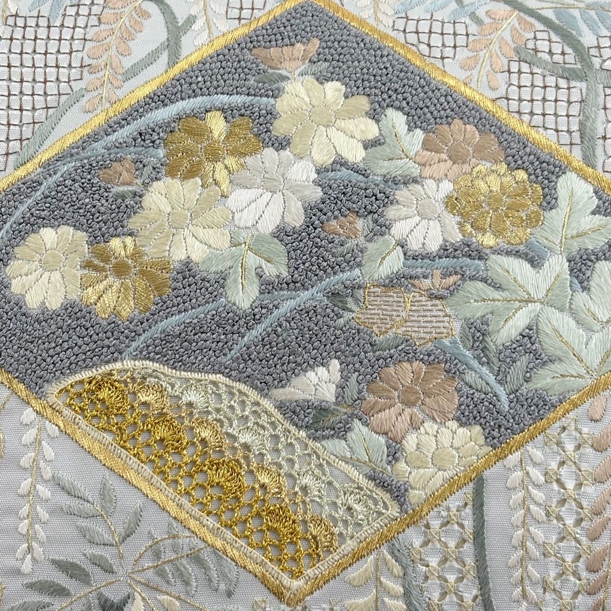 袋帯 菱 草花 刺繍 金銀糸 灰白 六通 正絹