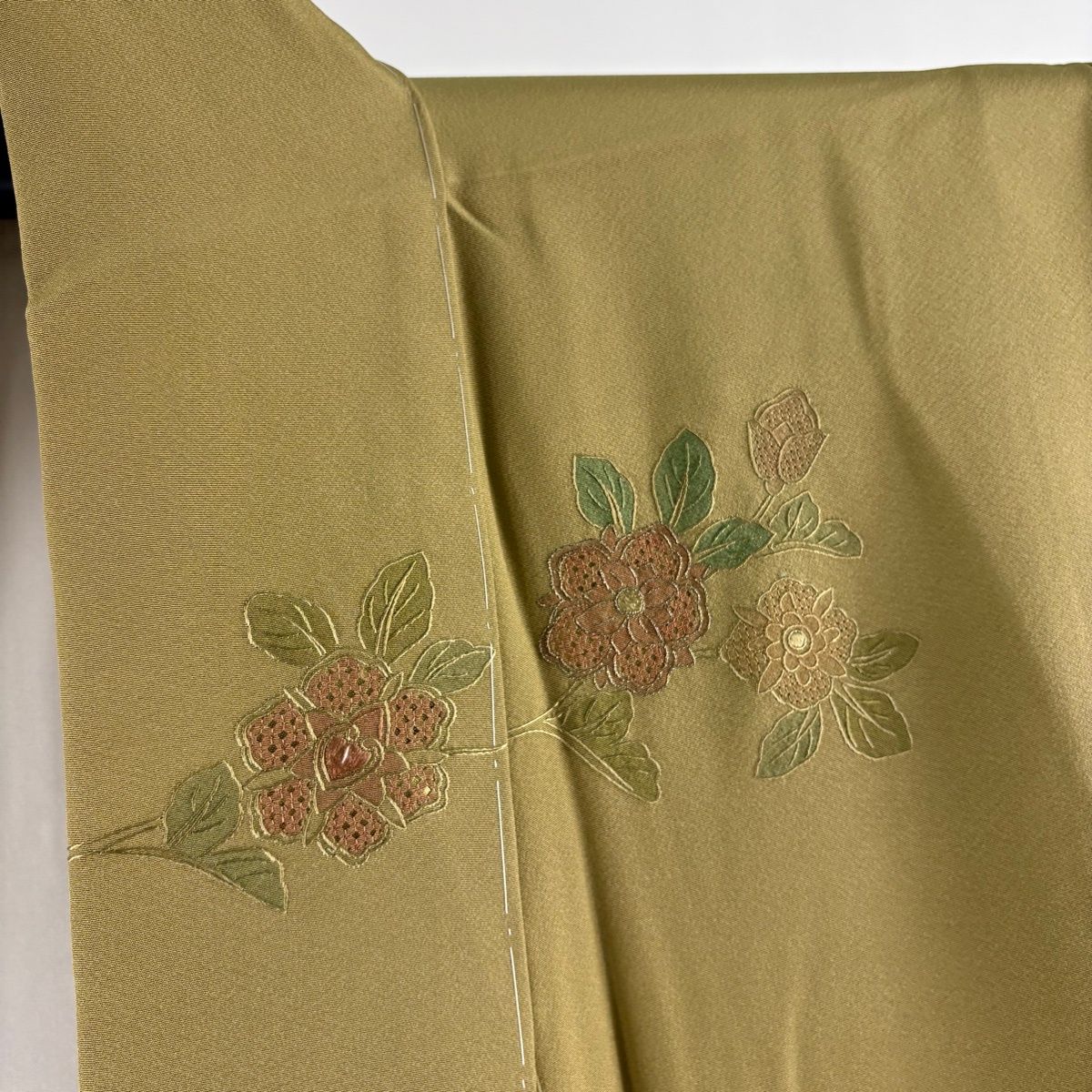  訪問着 身丈160 5 cm 裄丈64 M 袷 袋帯セット 向かい鳥 草花 刺繍 金糸 鶯色 正絹 秀品 訪問着 付け下げ 着物