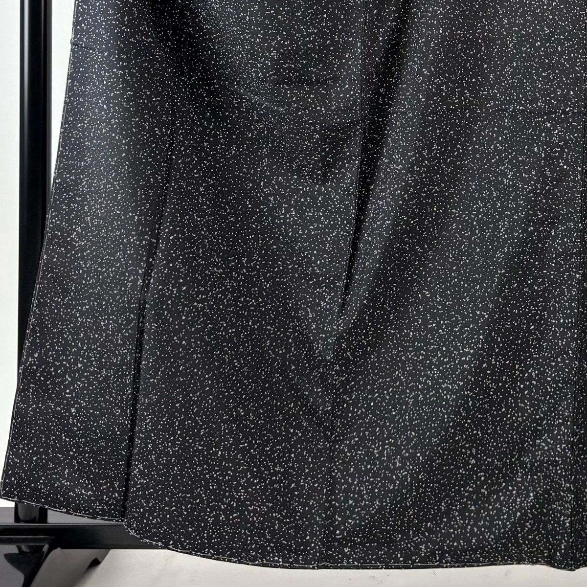 小紋 身丈161 cm 裄丈65 M 袷 袋帯セット 大島紬地 落款 証紙 幾何学模様 黒 正絹 名品