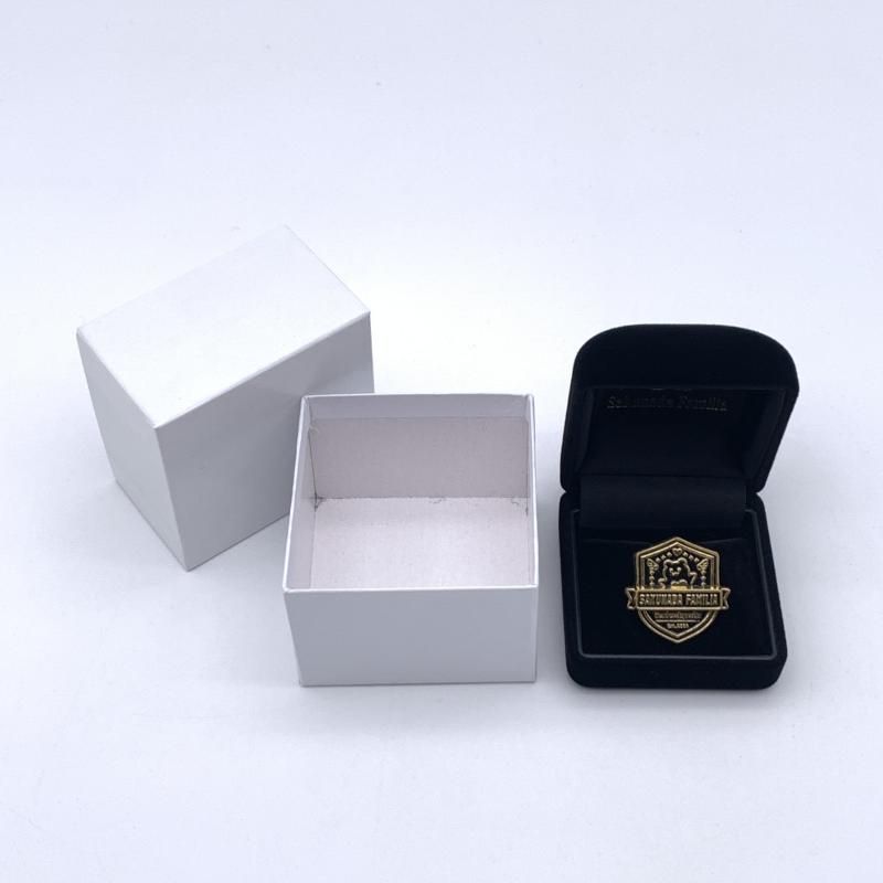 結城さくな FANBOX限定 ピンバッジ 結城さくな FANBOX限定 ピンバッジ アクリルキーホルダー付き 結城さく