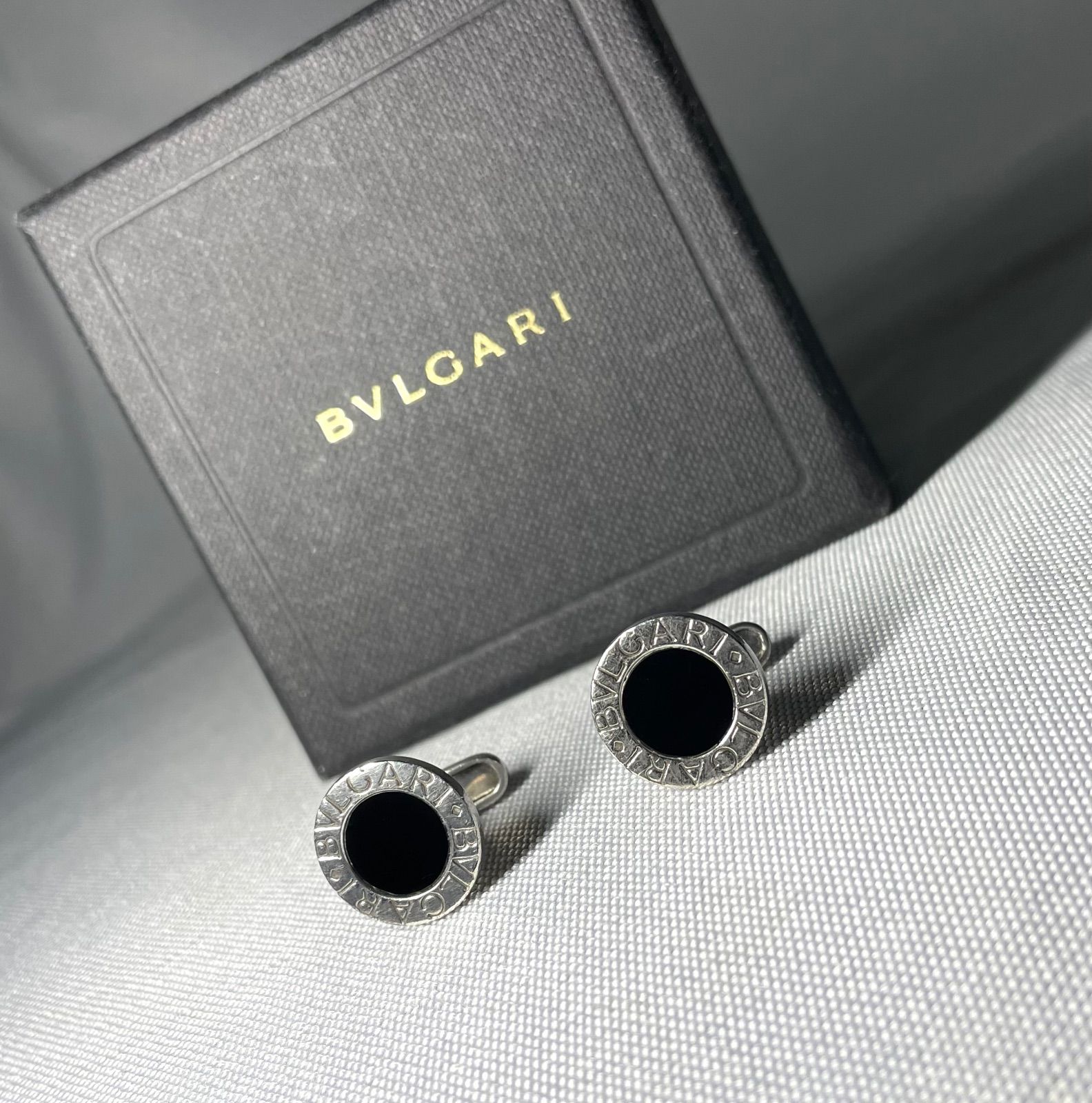 BVLGARI ブラック シルバー カフス カフリンクス オニキス BVLGARI ブルガリ B-ZERO ロゴ ブラックオニキス & スターリング