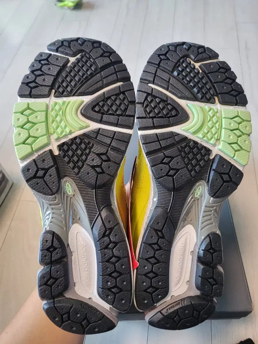  ニュー ンス ランニングシューズ スニーカー 240 サイズ その他 靴