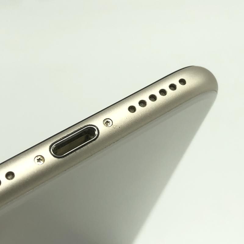  au ○iPhone SE 第3世代 64 GB スターライト SIMロックなし 10 携帯電話本体 スマートフォン 携帯電話