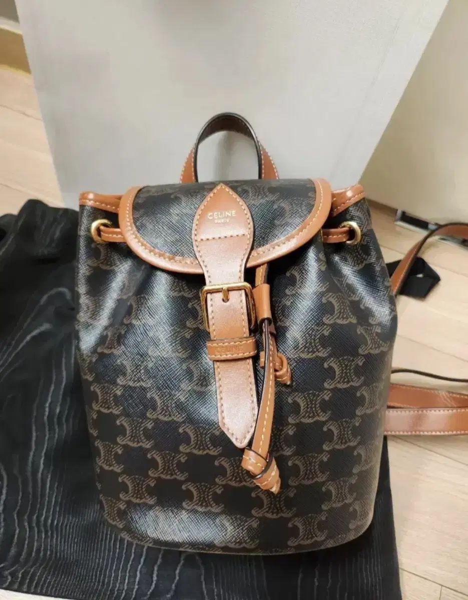 セリーヌ トリオンフ ミニ バックパック