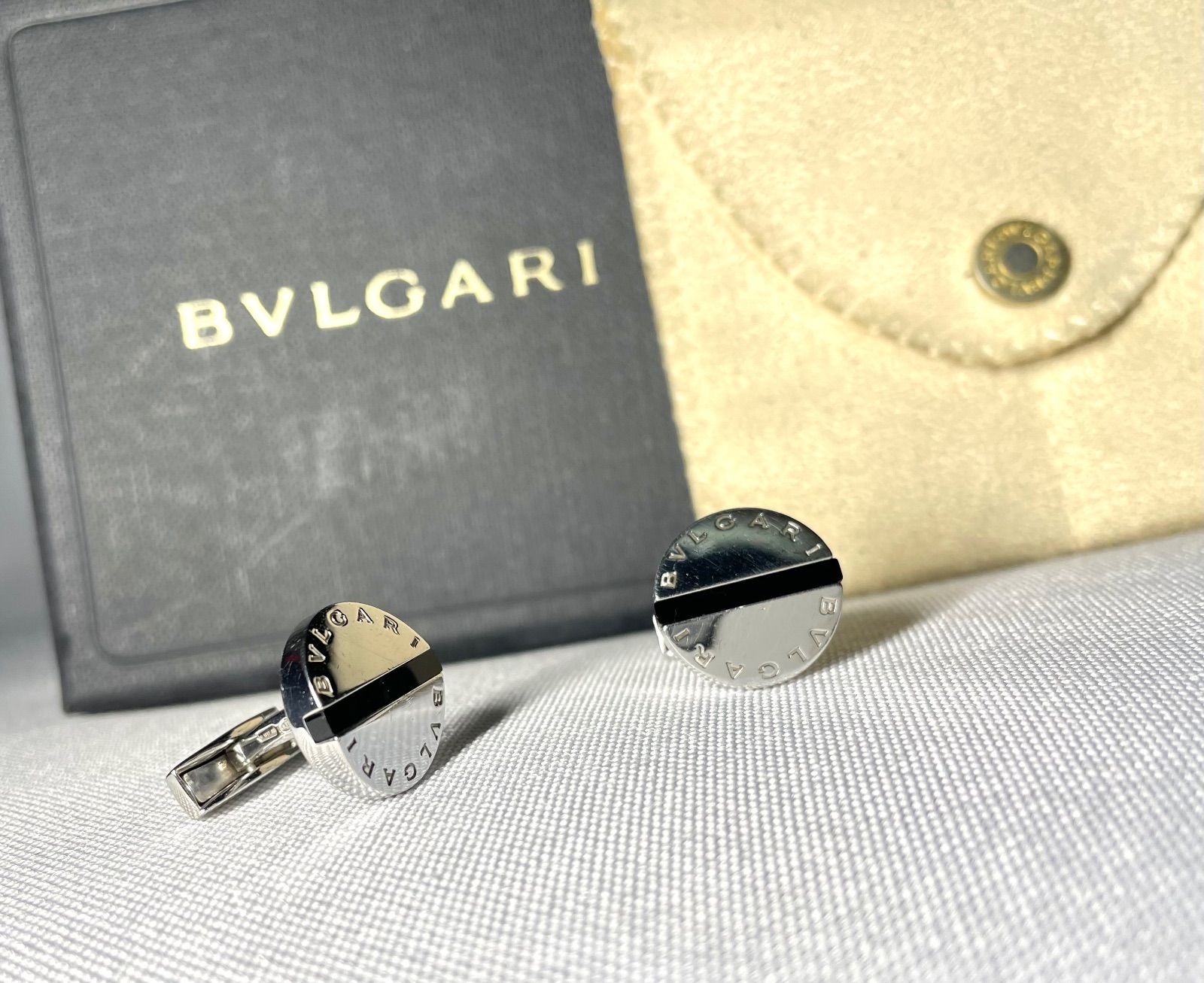 BVLGARI ブルガリ ブランドロゴ文字 ブラックオニキス & 鏡面