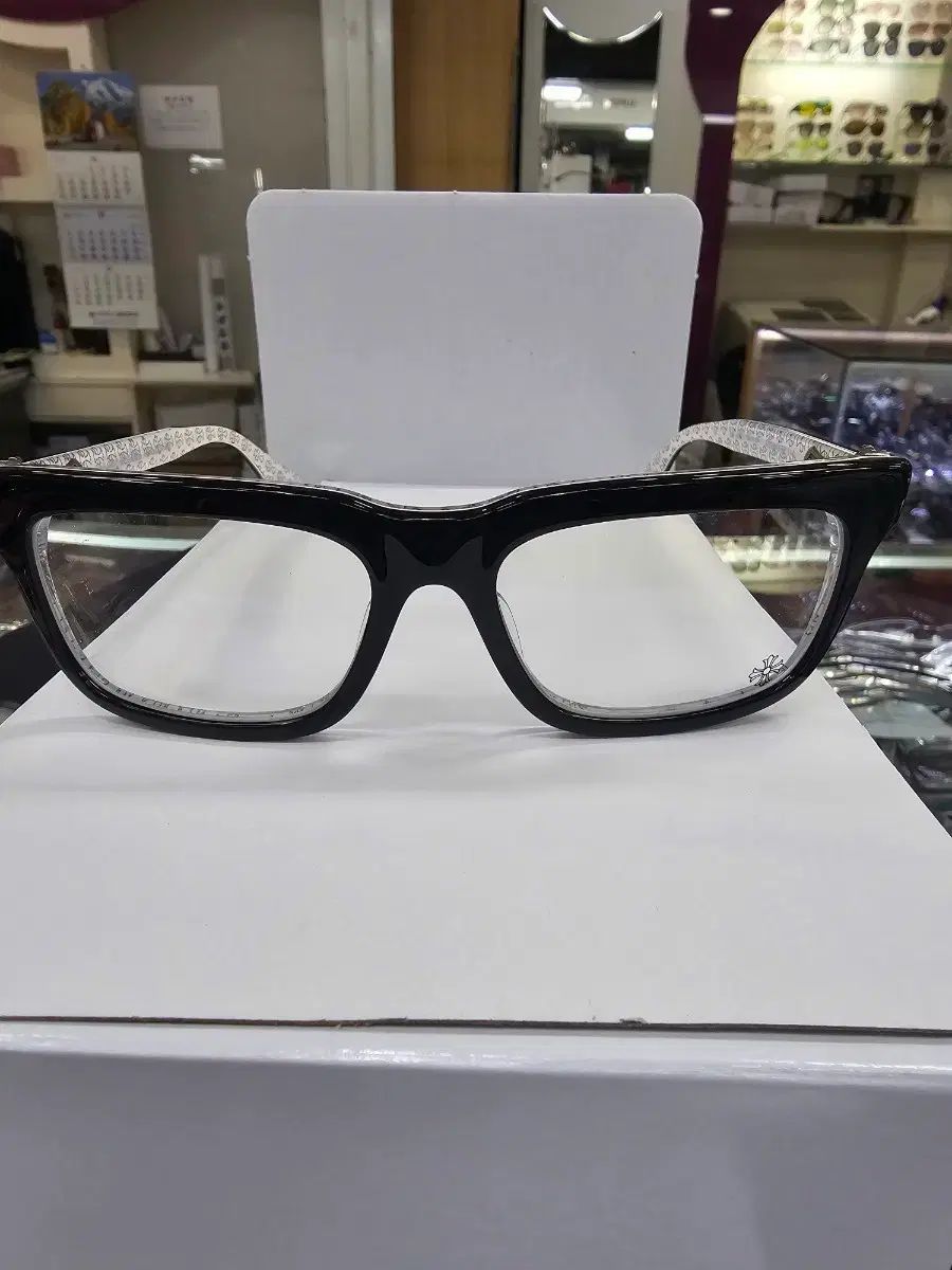 CHROME HAEATS クロムハーツ ブラック ウェリントン メガネ キットシーカー