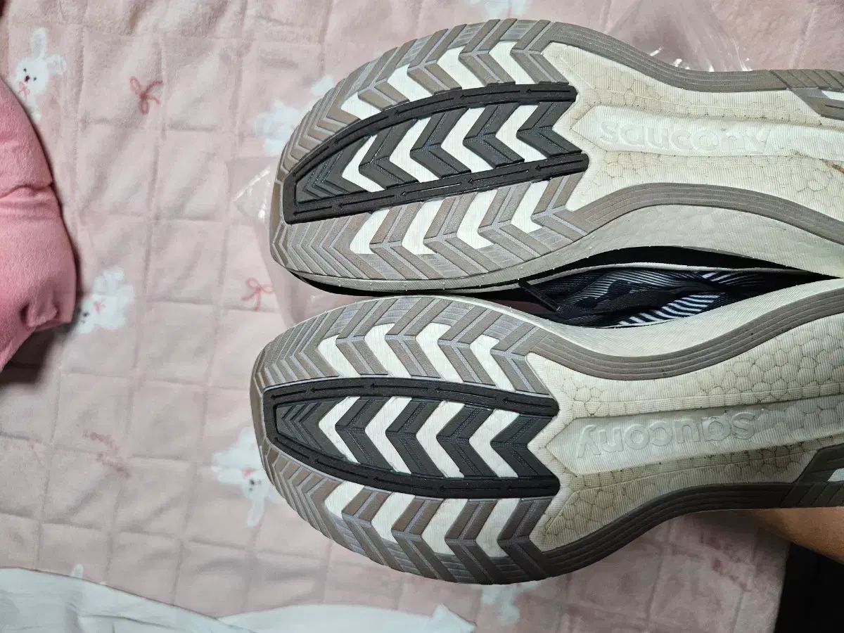 サッカニー エンドルフィン プロ2 295 ミドル級