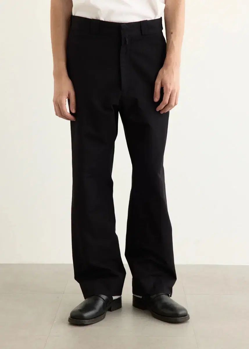 3 comoli コモリ ポストワーク ツイルパンツ