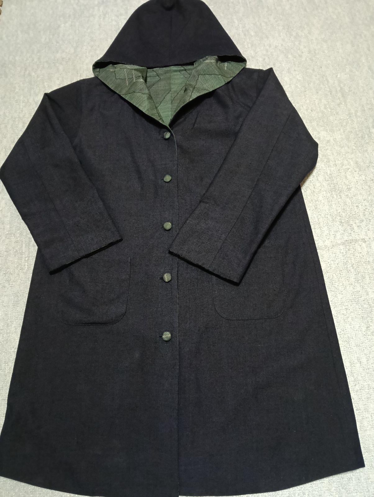 着物リメイク1…フード付きリバーシブルコート…大島紬…ハンドメイド…緑系