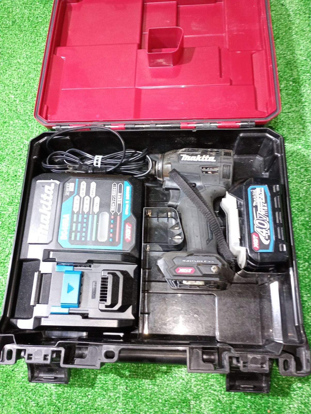 マキタ 充電式インパクトドライバー TD 002