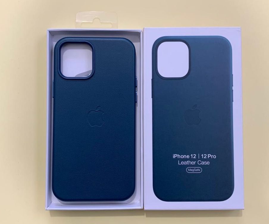 iPhone 12/12Pro 純正品レザーケース バルティックブルー - メルカリ