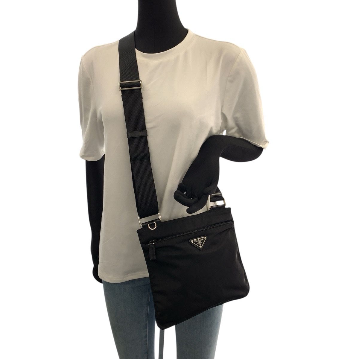 美品 PRADA プラダ テスート 三角ロゴプレート ブラック 黒 シルバー