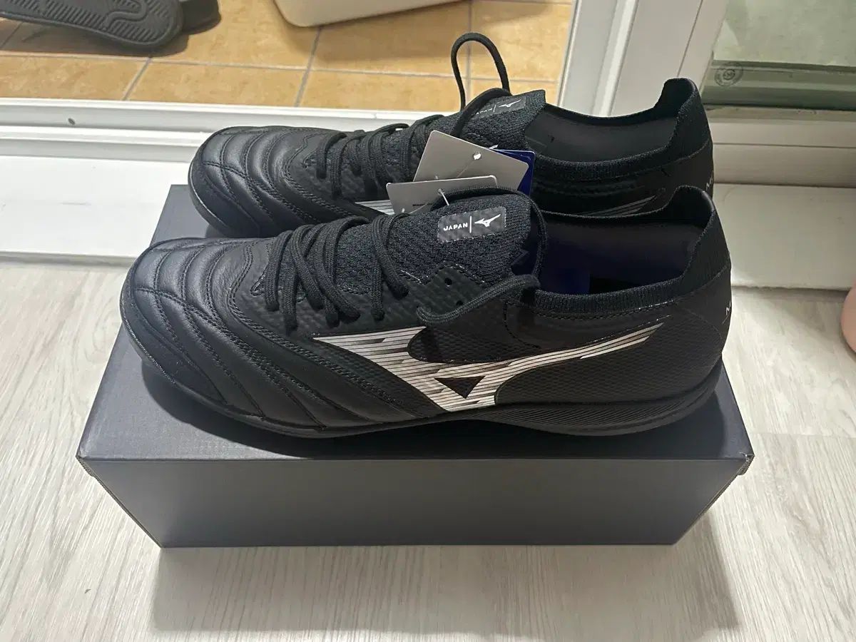 ミズノ モレリア NEO サラ ベータ ジャパン サッカーシューズ