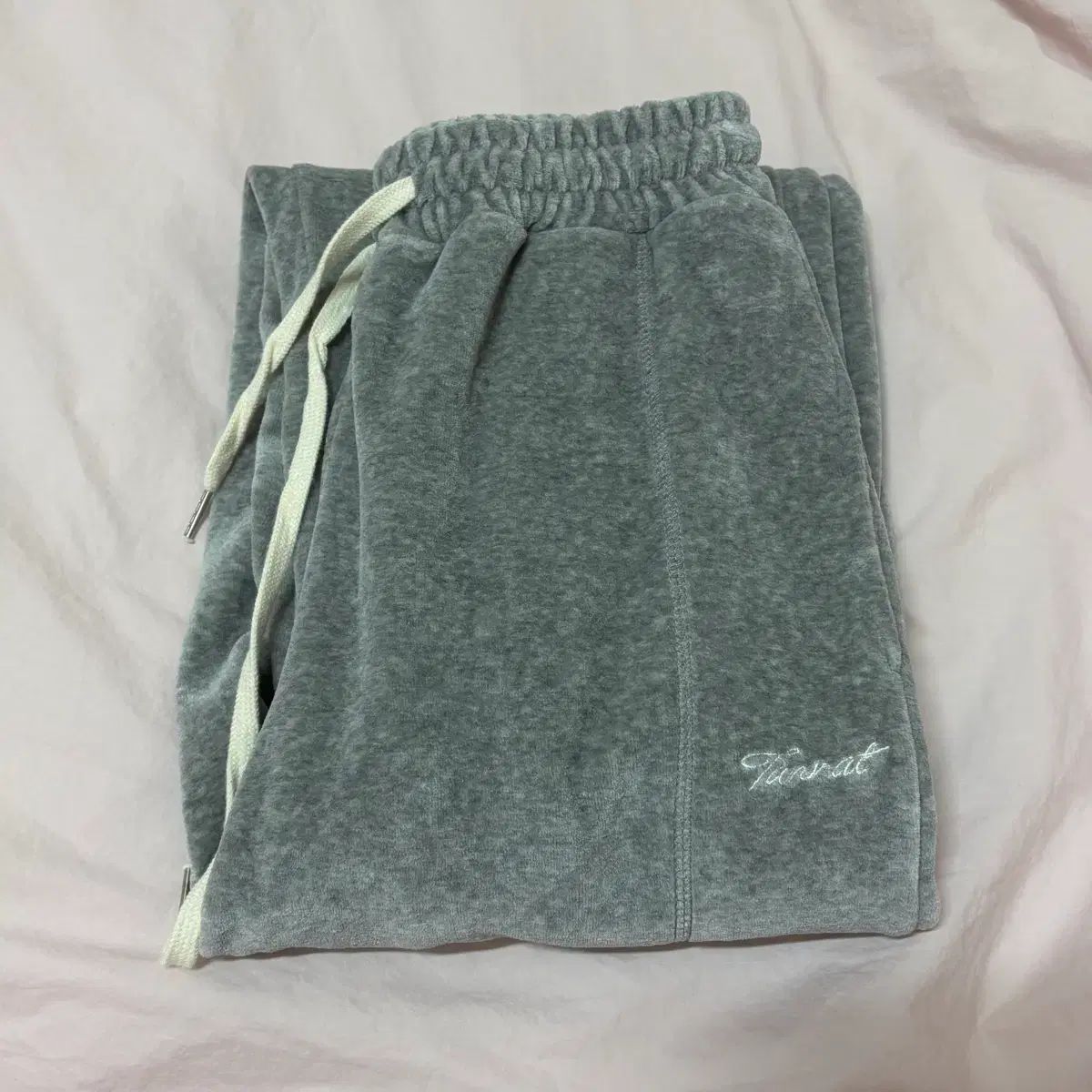 タナット Velour hush ジョガーパンツ gray