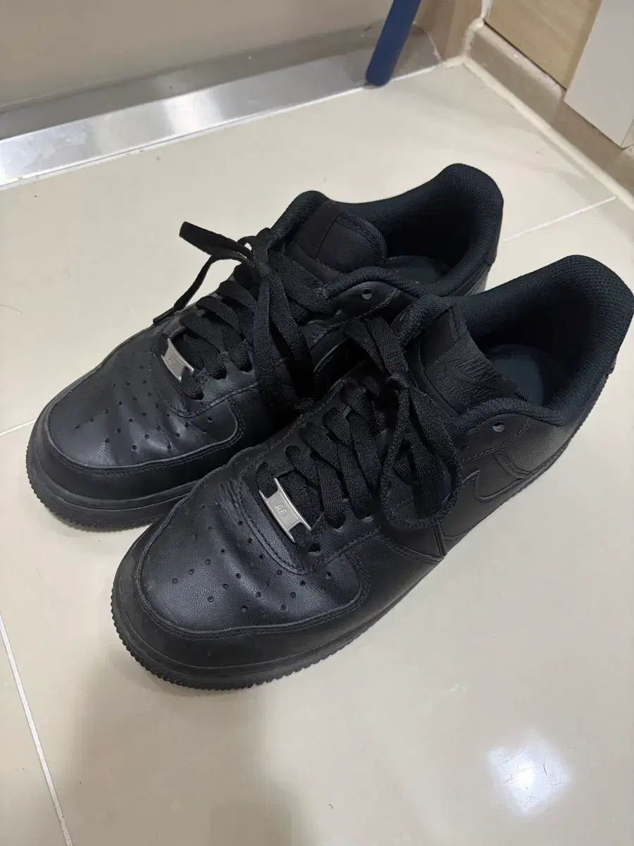 ナイキ エアフォース オールブラック 265