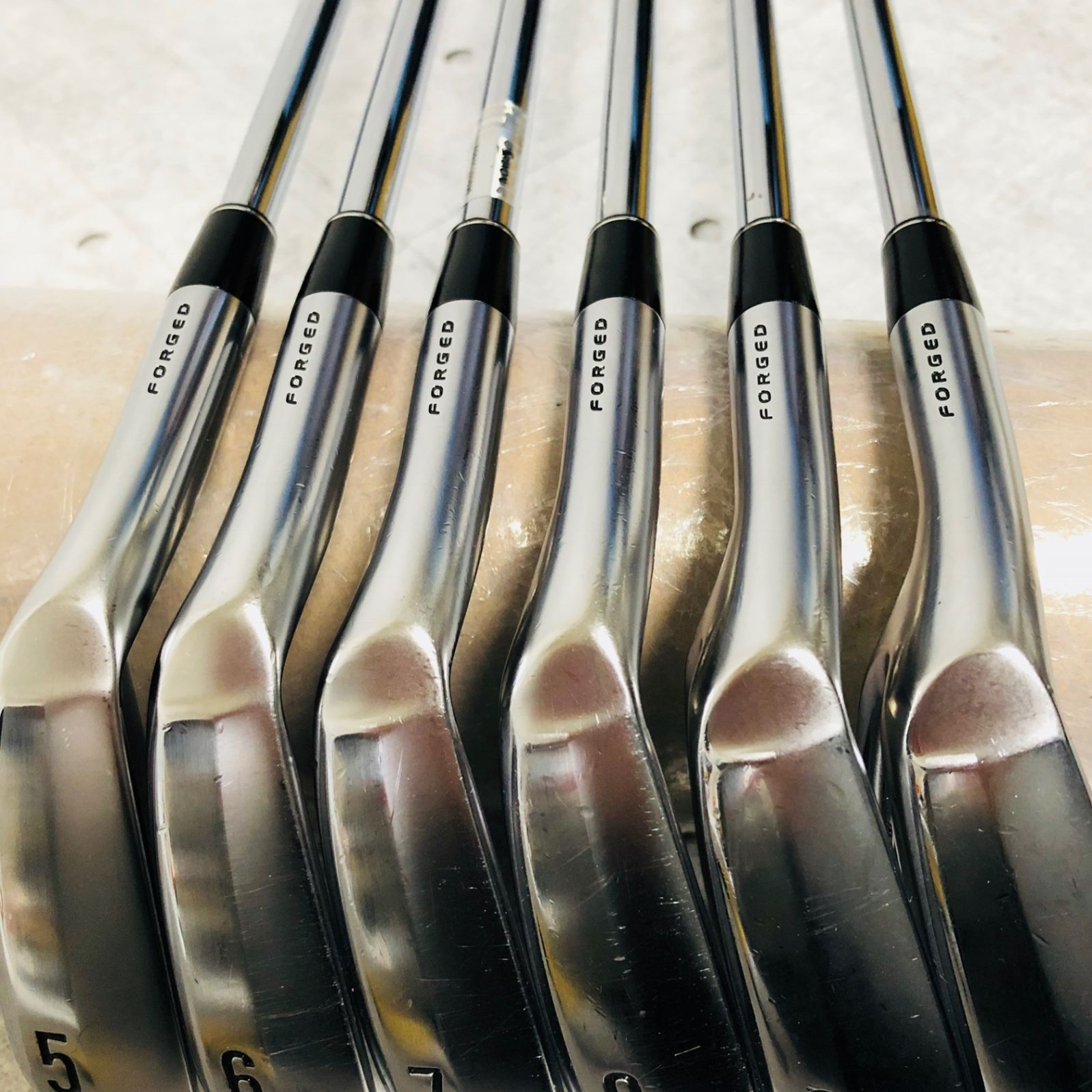 早い者勝ち　激安　左　レフティ　ゴルフクラブセット　SRIXONゴルフバック付き 良品 レフティ SRIXON スリクソン ZX5 MKII アイアン 6本 メンズ