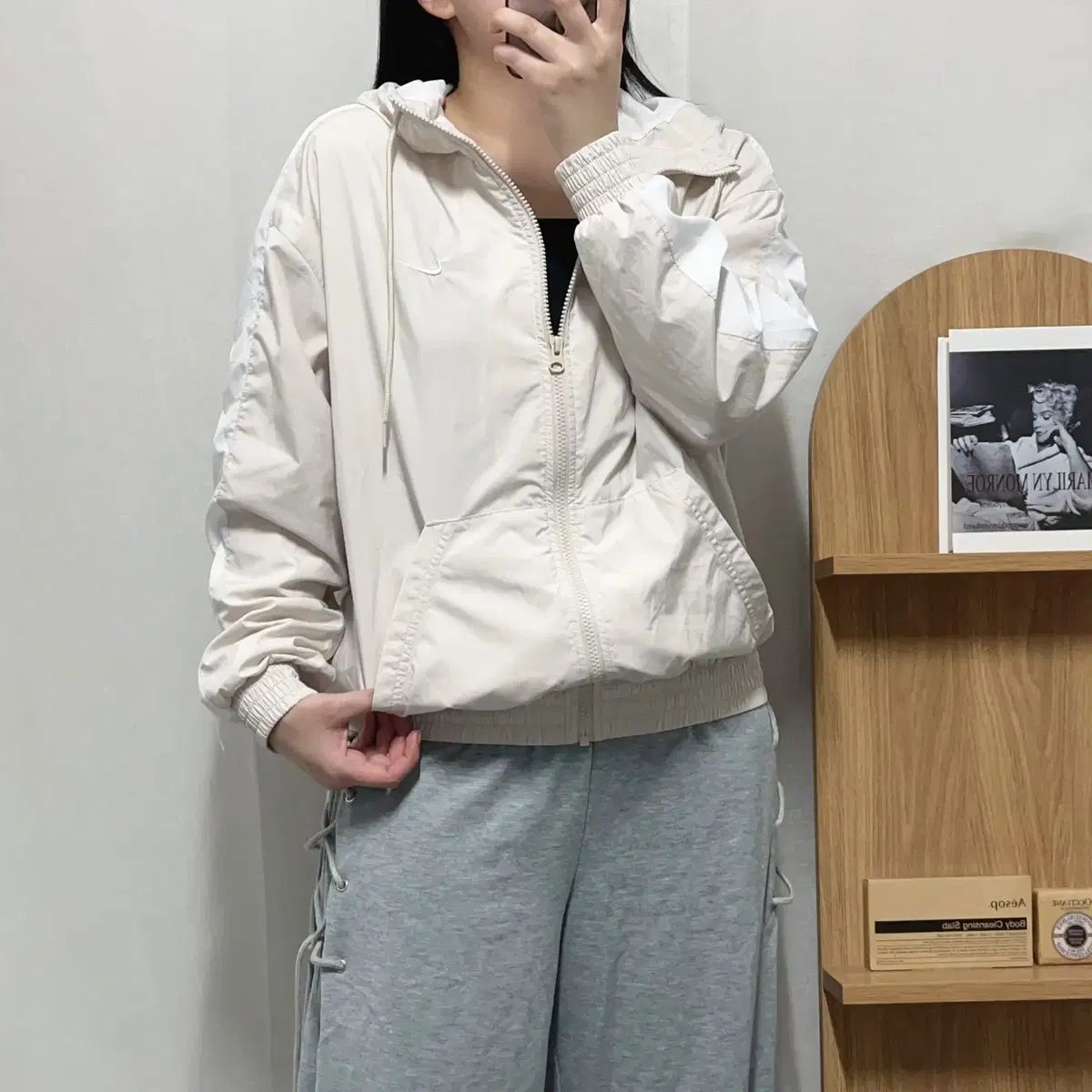 NIKE ナイキ ベージュ 白スウッシュ ひよこ ウィンドブレーカー L