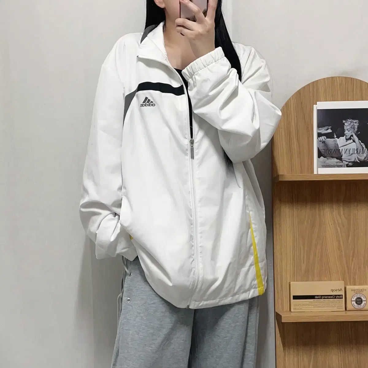 アディダス 白 グレー 3本線 ウィンドブレーカー 115