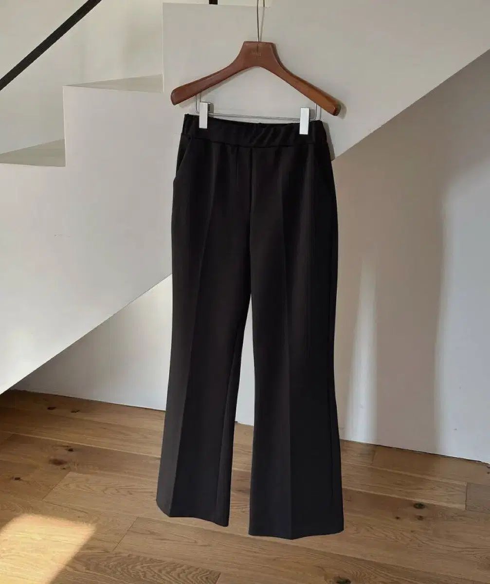  マレ mare 25 fw 起毛バンディング ブーツカット ブラック スモール スラックス パンツ