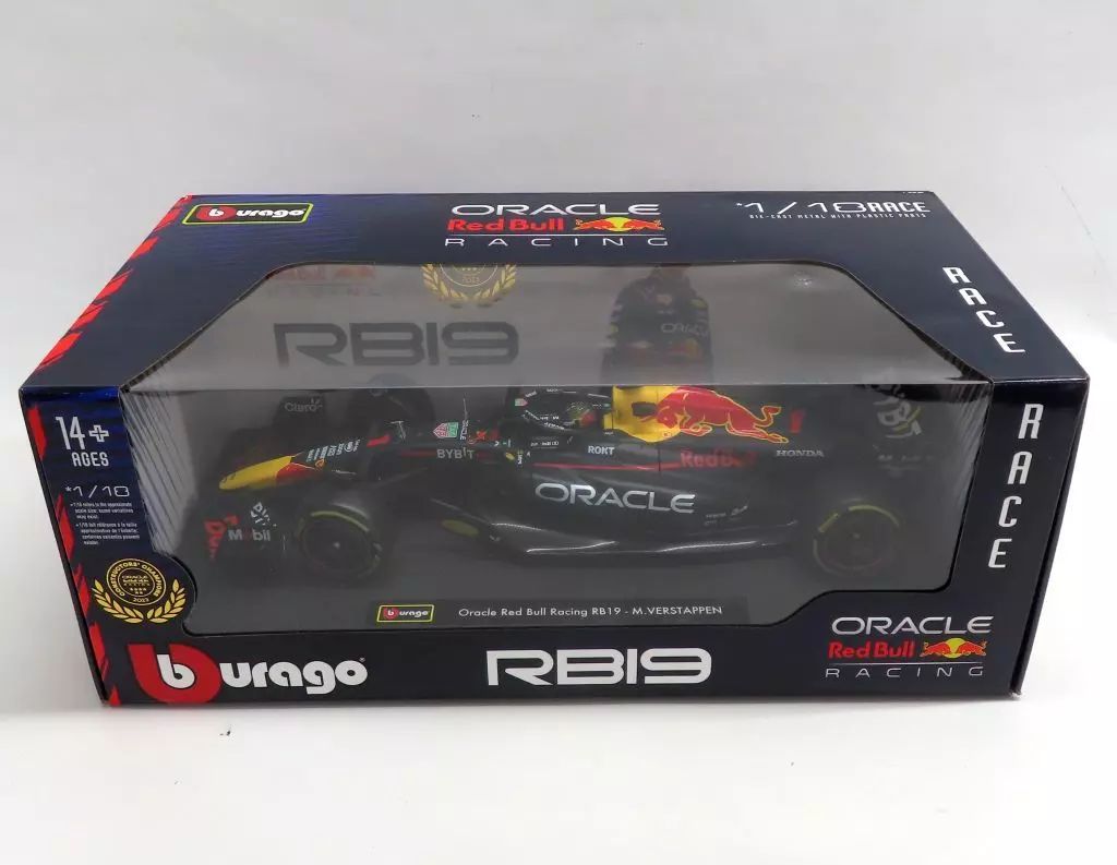 ミニカー 1 18 オラクル レッドブル レーシング RB 19 2025 アブダビGP ウィナー M フェルスタッペン ドライバー付