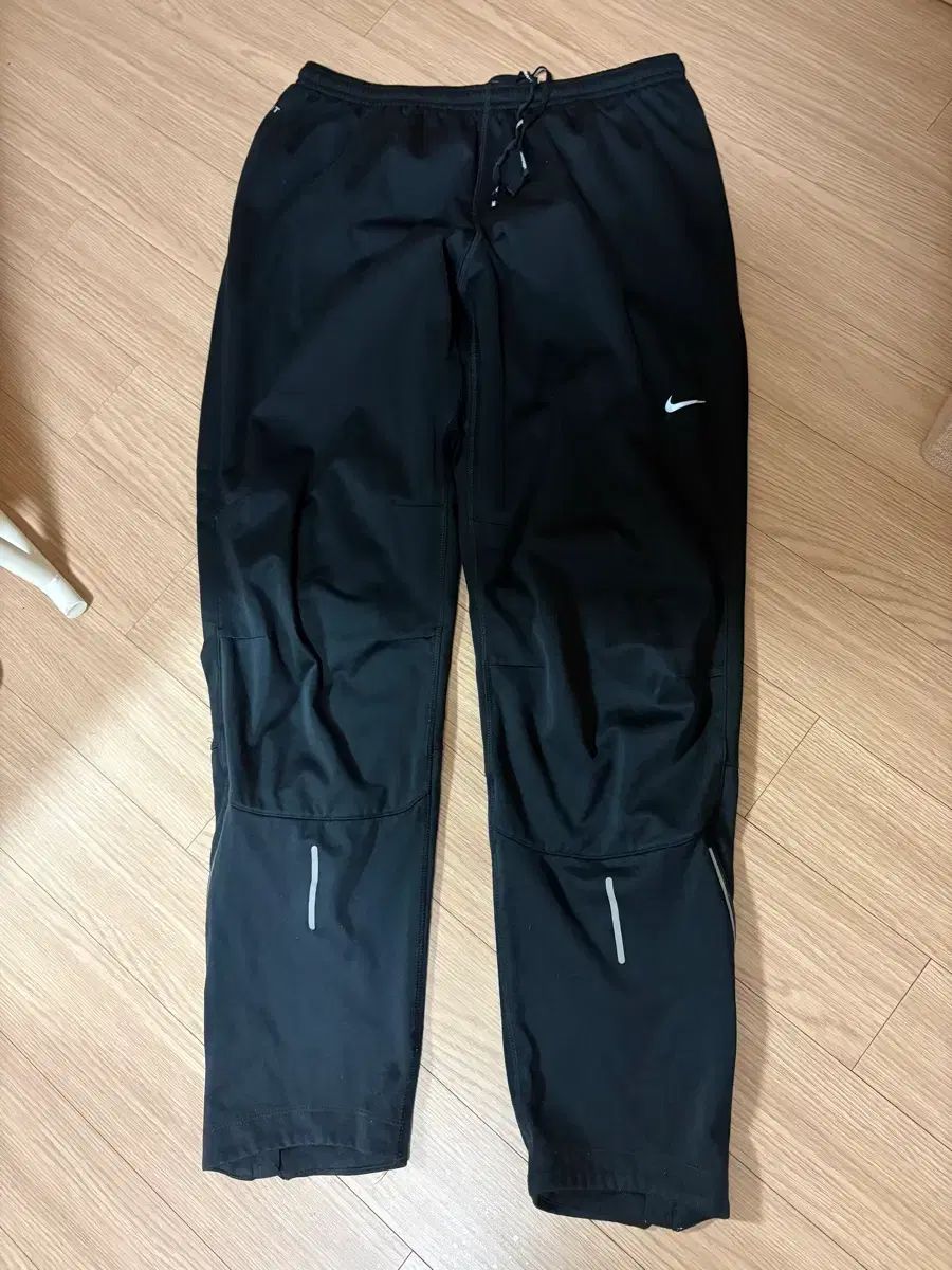 NIKE ランニング ブラック トレーナー ズボン L