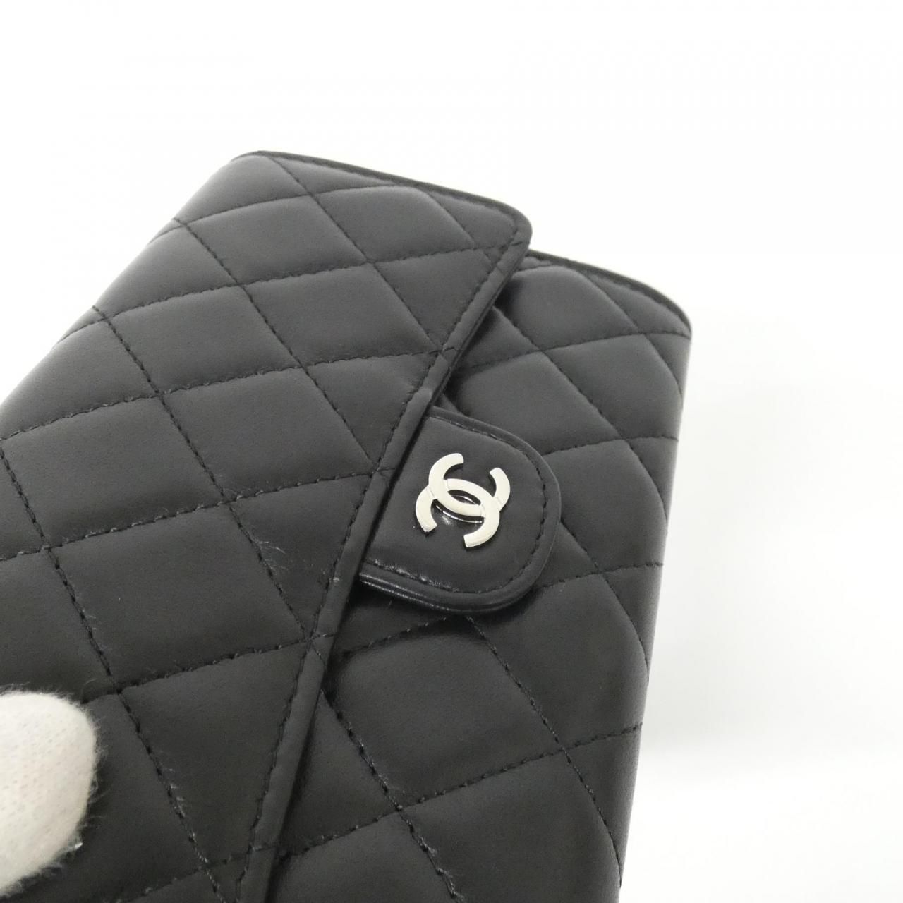 シャネル タイムレスクラシック ライン 84512 チェーンウォレット 休日コーデ 売れ筋