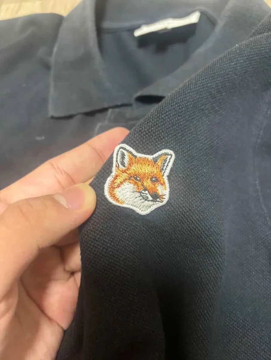 メゾンキツネ カラーTシャツ ブラック Mサイズ ベーシックカラー ワンポイント