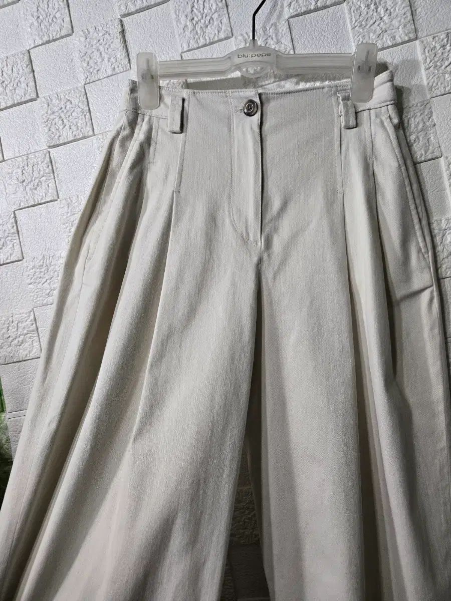 the プリーツ ワイド パンツ 21年