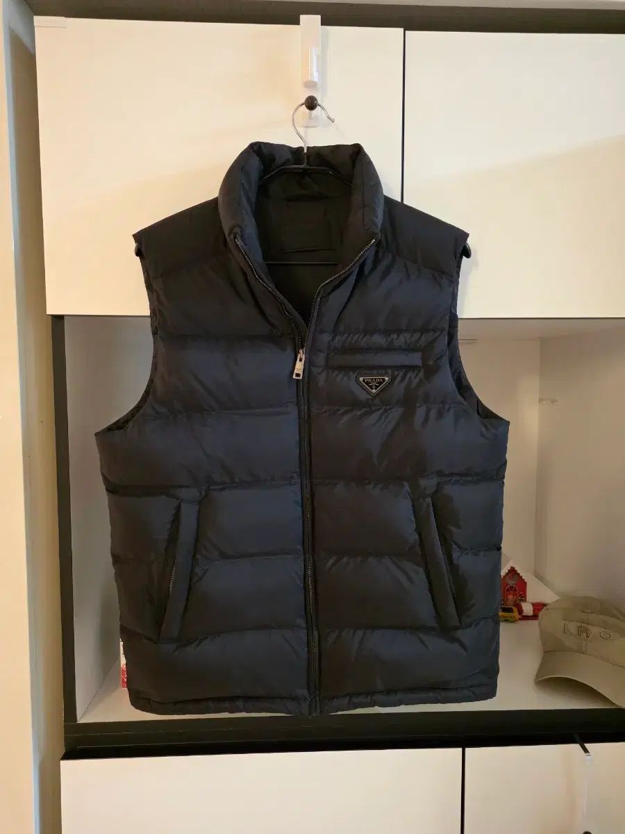 PRADA プラダ トライアングル ロゴ ダウン ベスト ブラック