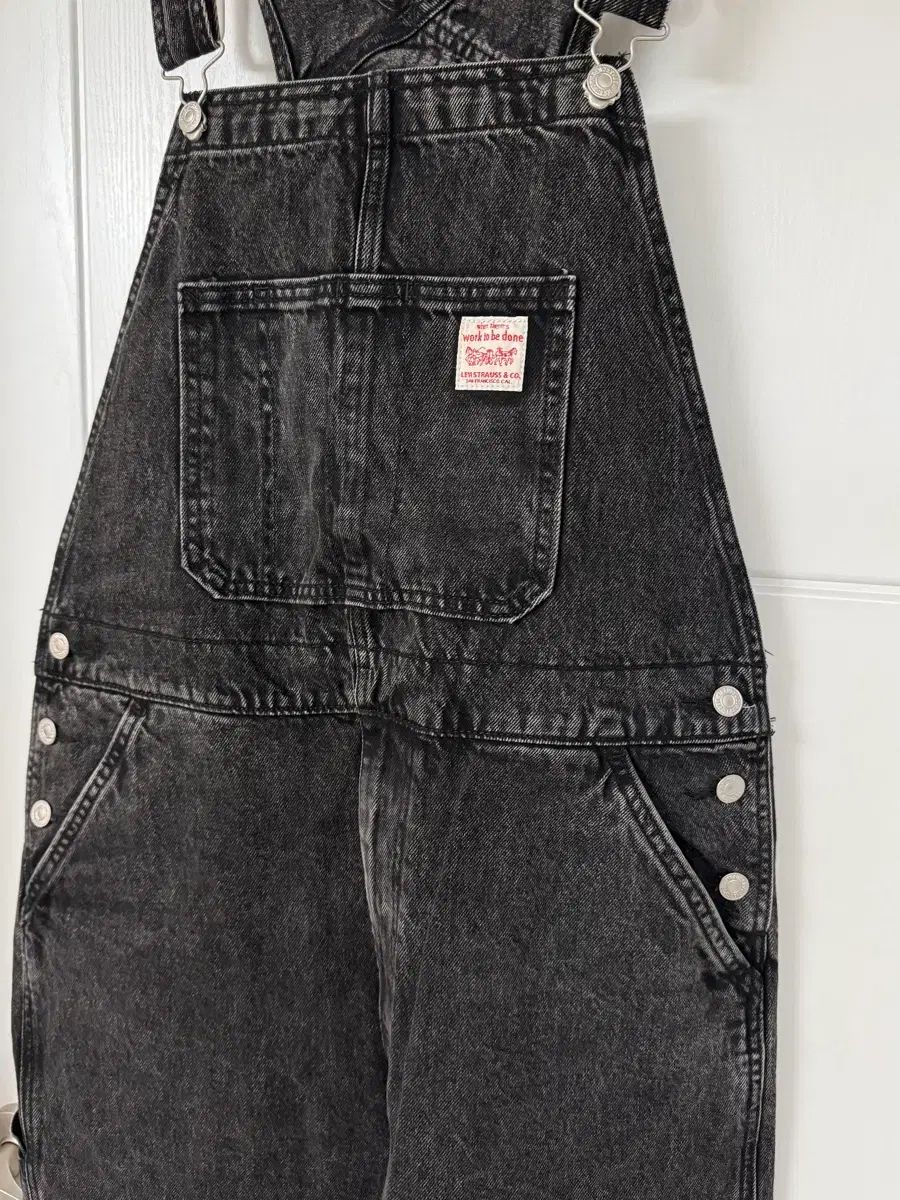 リーバイス オーバーオール　ブラックデニム リーバイス ブラック デニム オーバーオール - メルカリ