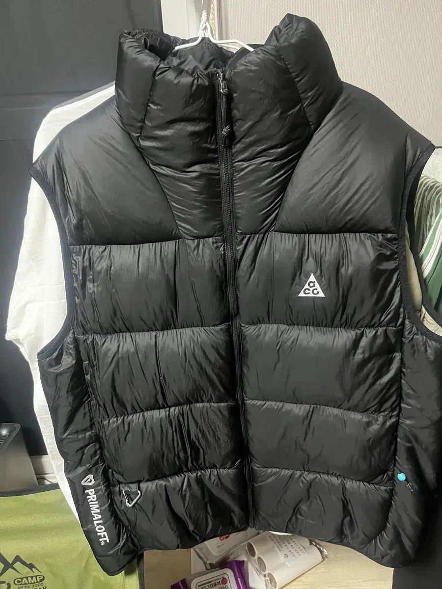 NIKE ACG ルナレイ ク プリマロフト ダウン ベスト ブラック