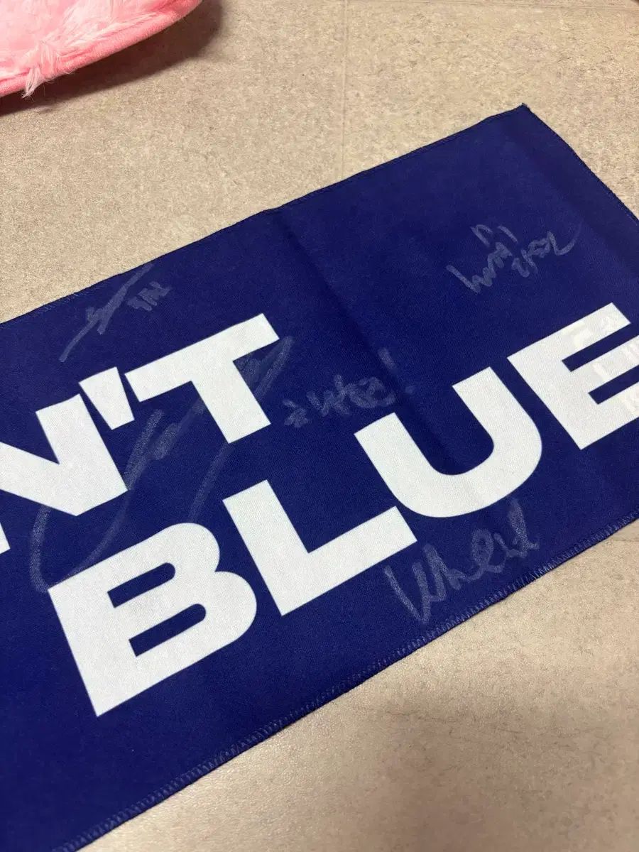 カントビーブルー サイン スローガン