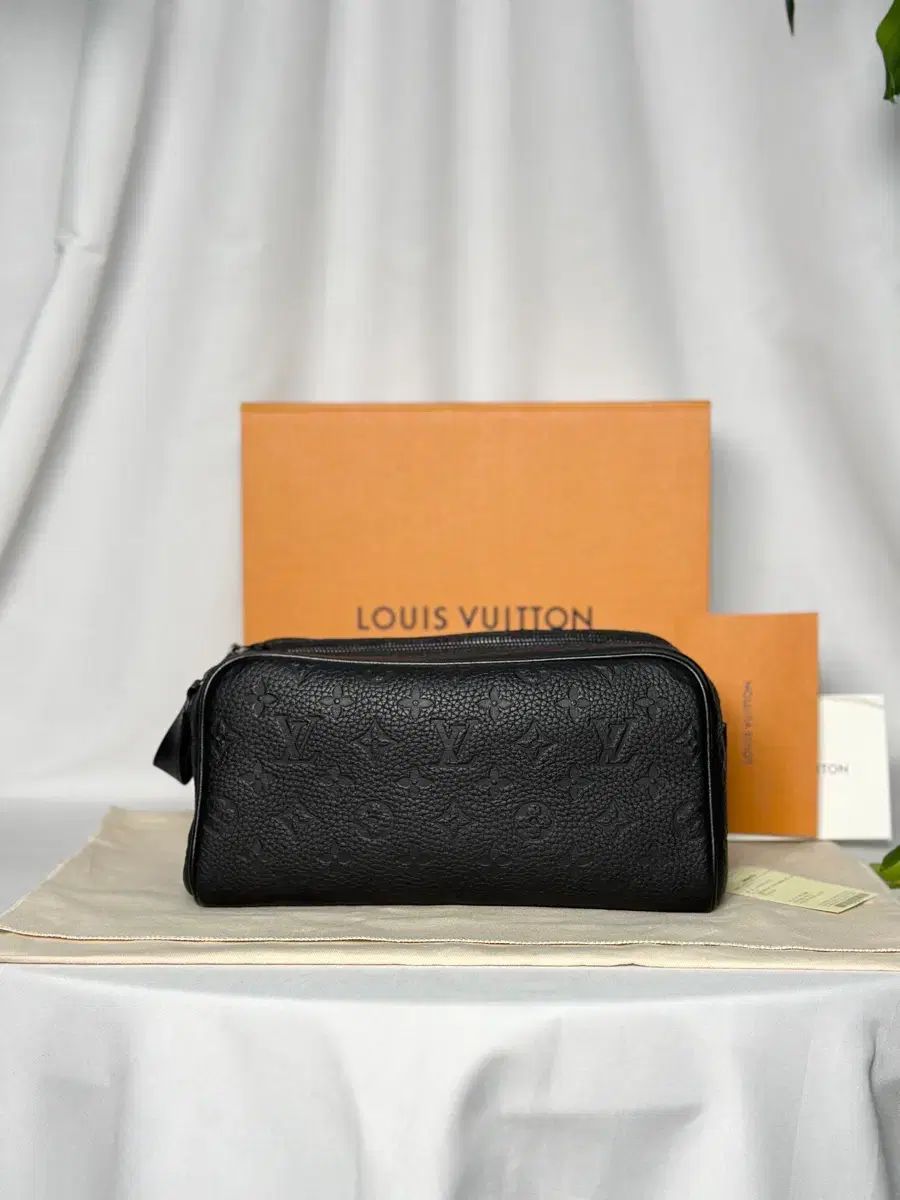 フルセット ほぼ Louis Vuitton トゥーリヨン ドゥーキーキット クラッチバッグ バッグ メンズ