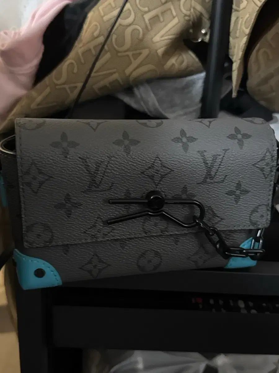 ルイヴィトン スチーマー ウェアラブル ウォレット M 11496