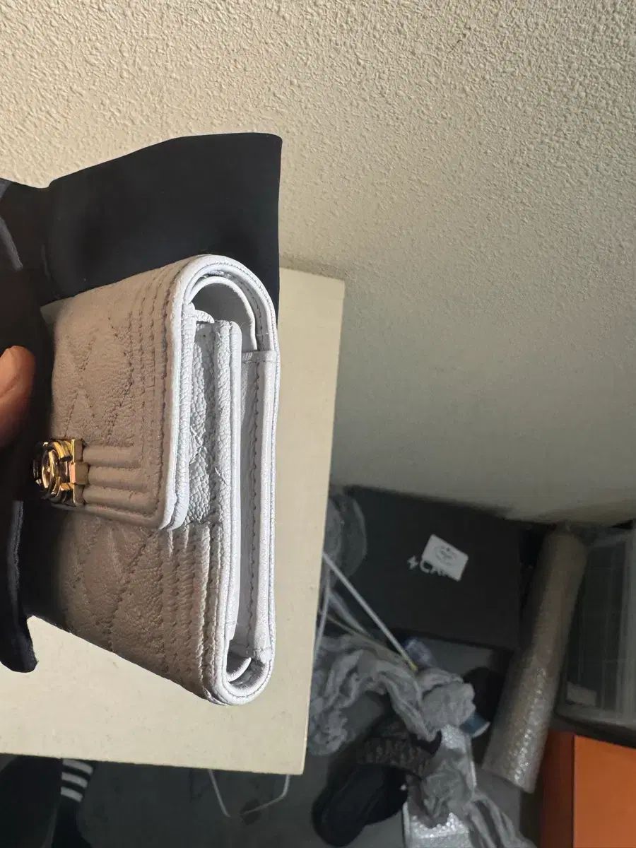  シャネル ボーイ 二つ折り財布 グレー ダストバッグ 28番台 長財布 小物