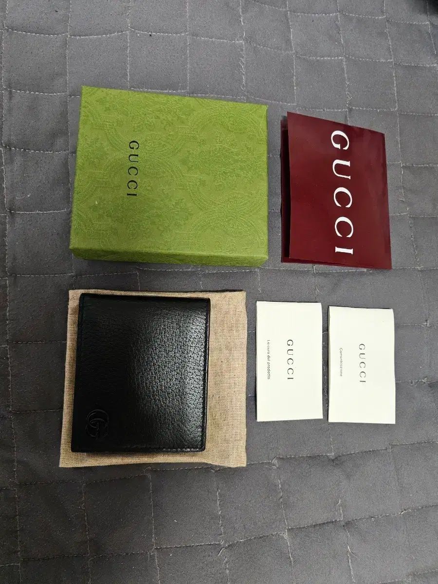 グッチ マーモント ブラックロゴ 二つ折り財布