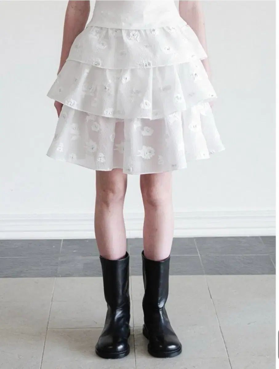 EPINGLER ティアード パフ スカート 白