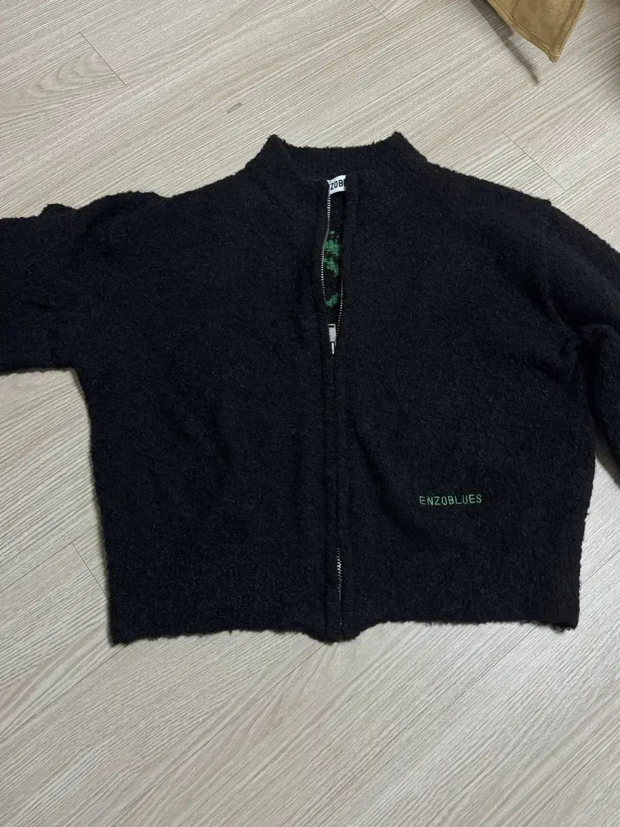 ENZO BLUES エンゾーブルース) ブークレ クロップド ニット ジップ
