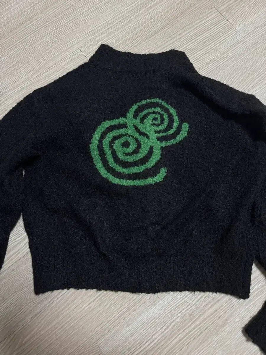 ENZO BLUES エンゾーブルース) ブークレ クロップド ニット ジップ