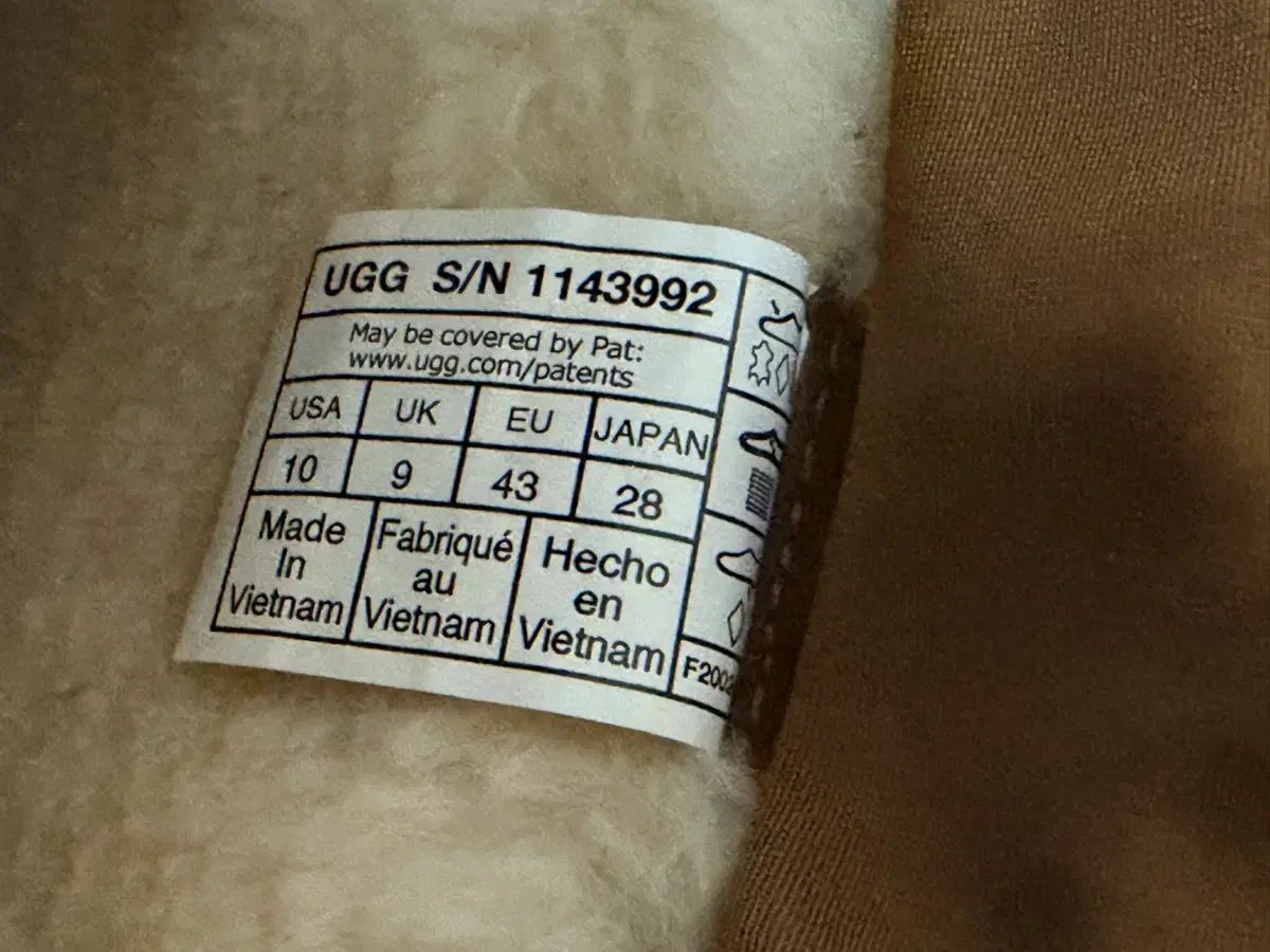  UGG 270 スウェード ロゴ エンボス ブーツ Classic ショート ウェザー ハイブリッド その他 ブーツ 革靴