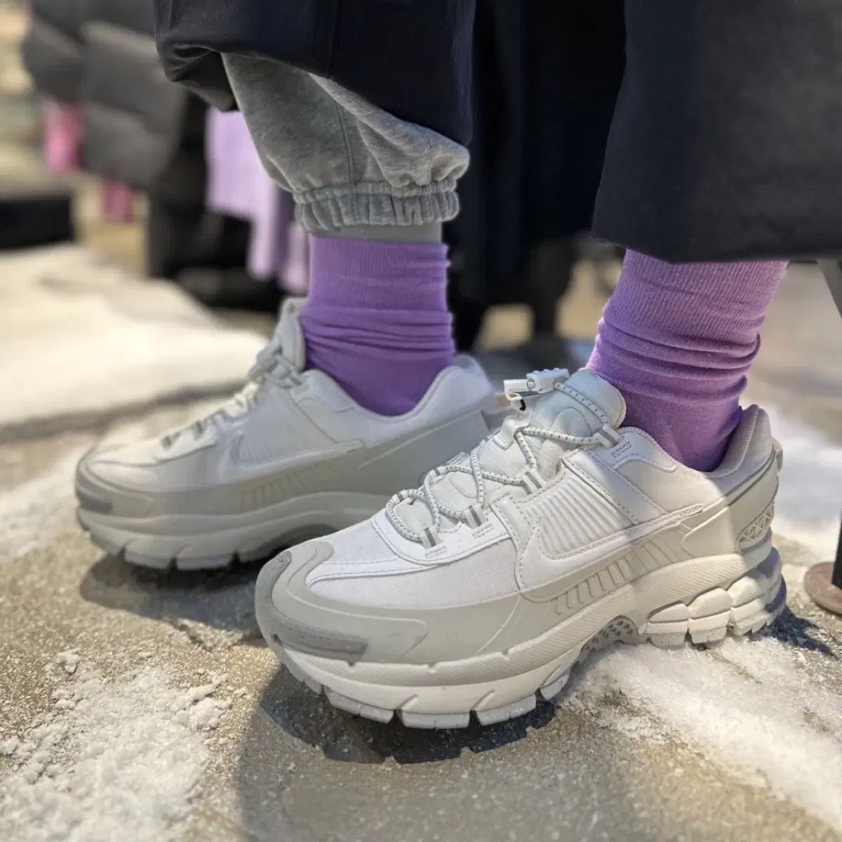 ナイキ ズーム ボメロ ルーム ウール 방모 耐摩耗性 クッション 厚底 ランニングシューズ