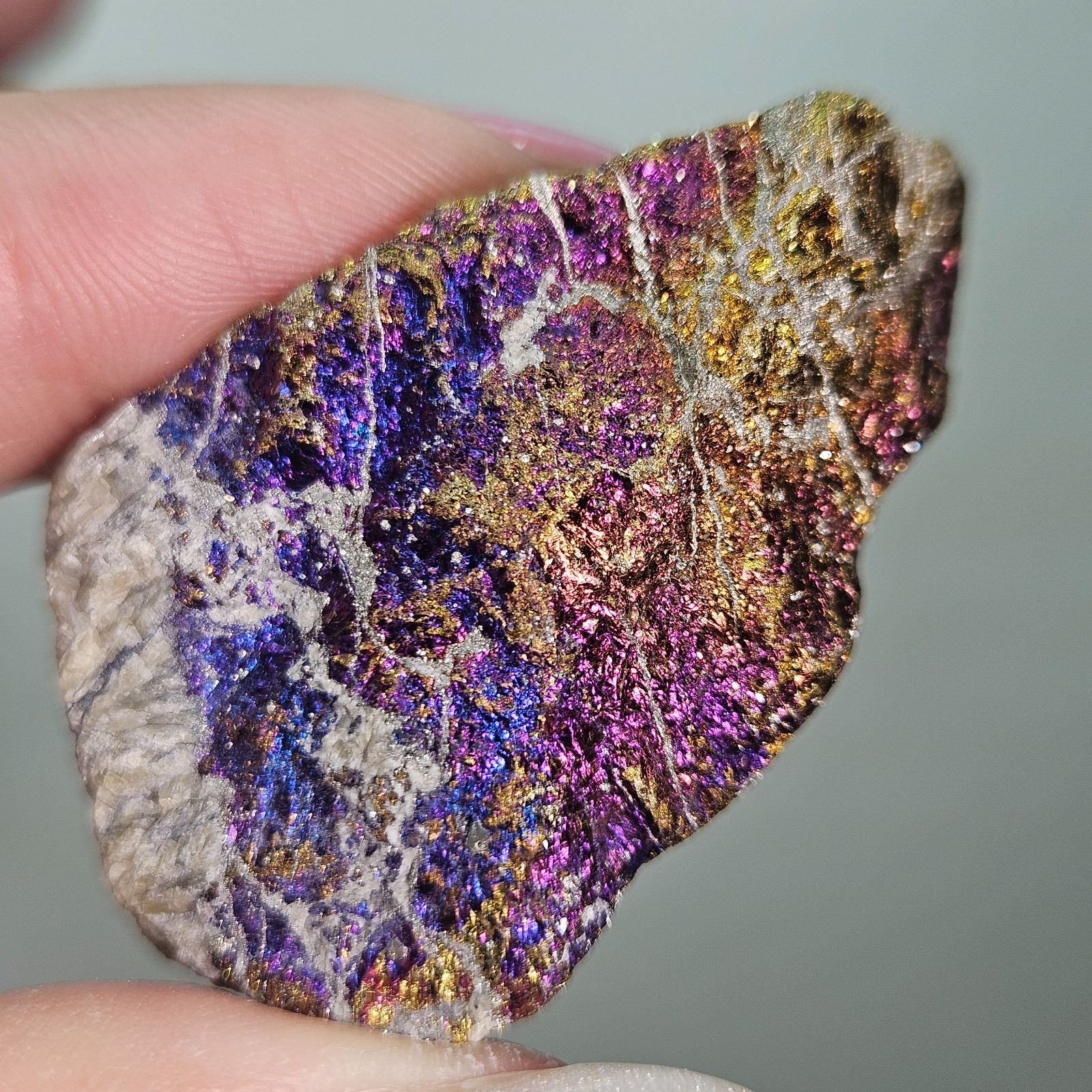 チャコパイライト原石 岡山のパワーストーン、風水・開運グッズのお店 龍祥本舗 / チャルコ