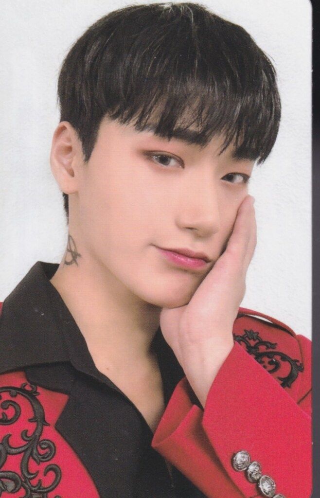 ATEEZ THE WORLD EP.1:MOVEMENT SAN トレーディングカード 花びら