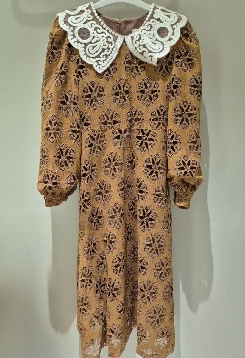 バイフロー レイ エンブロイダリー ONE PIECE