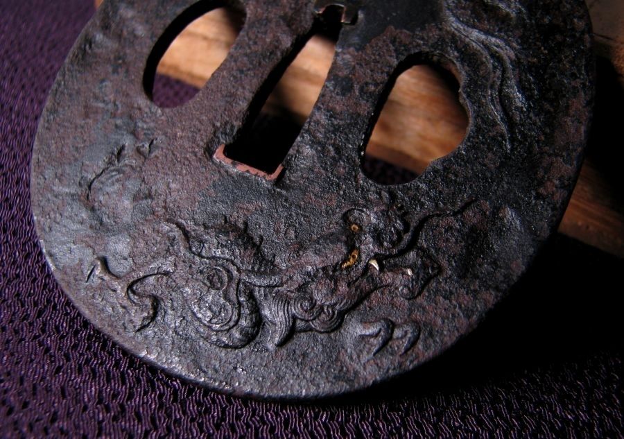 時代武具 鉄地鍔 潜り龍の図 桐箱付 江戸時代/26a006 - メルカリ