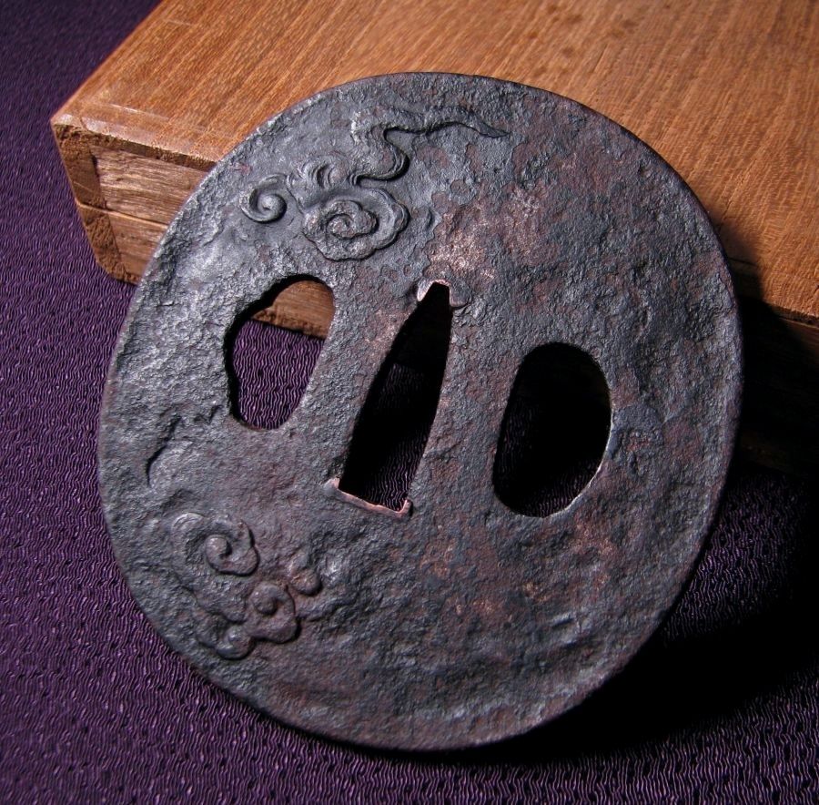 江戸初期　鉄地　透かし鍔、桐箱付 江戸初期 鉄地 透かし鍔、桐箱付 江戸初期 鉄地 透かし鍔、桐箱付 江戸