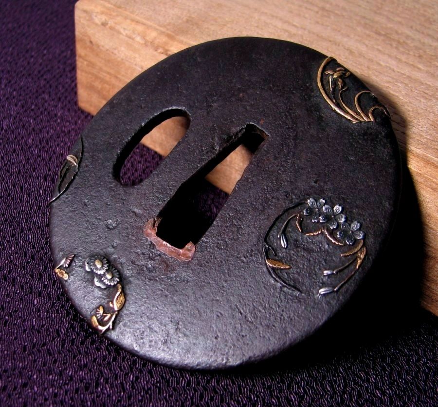 江戸期　笹図象嵌鍔　共箱　158g 東さ7-0310☆2F 江戸期 笹図象嵌鍔 共箱 158g 東さ7-0310☆2F 鉄