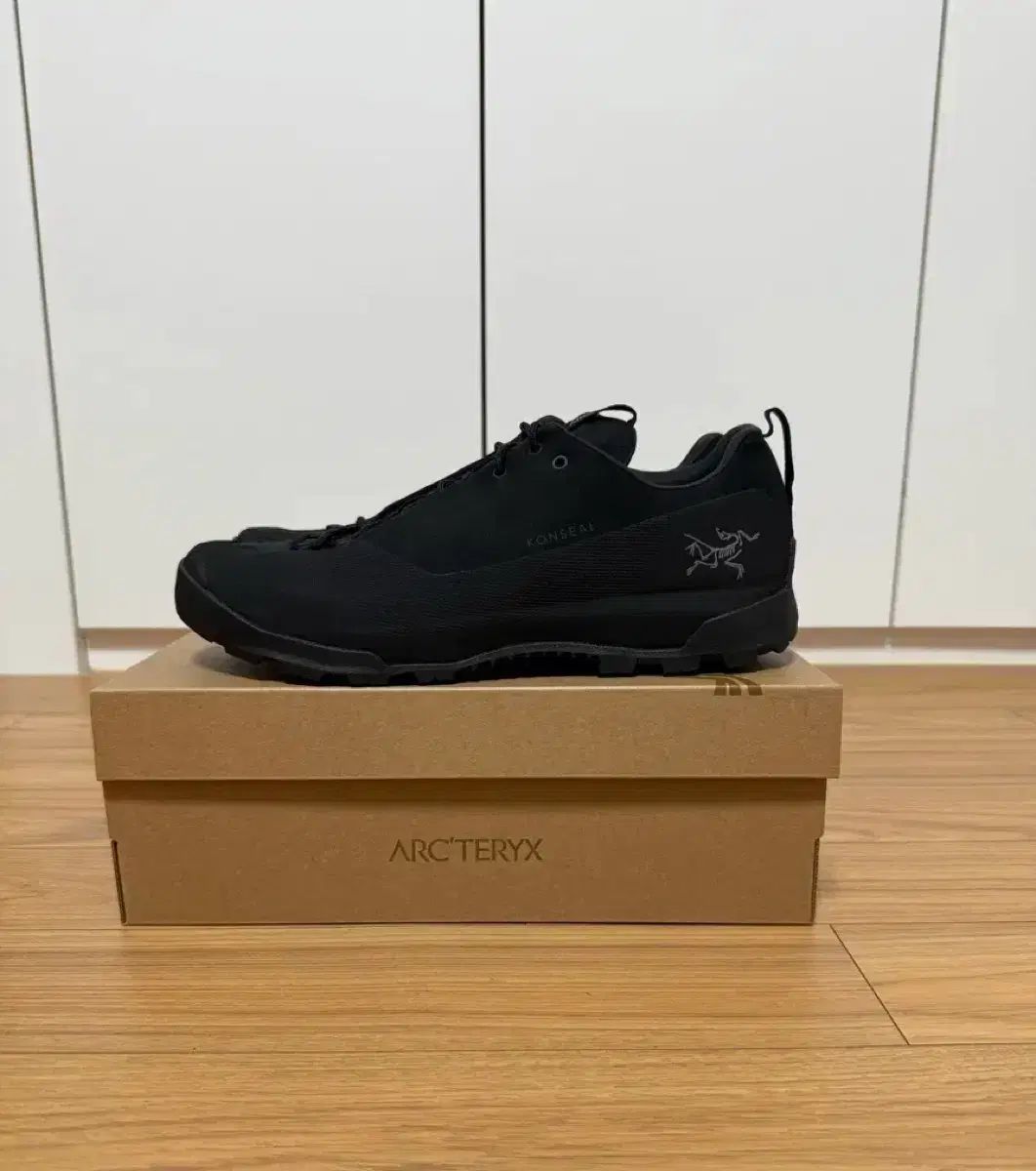 270 ARC TERYX アークテリクス Konseal メンズ ブラック