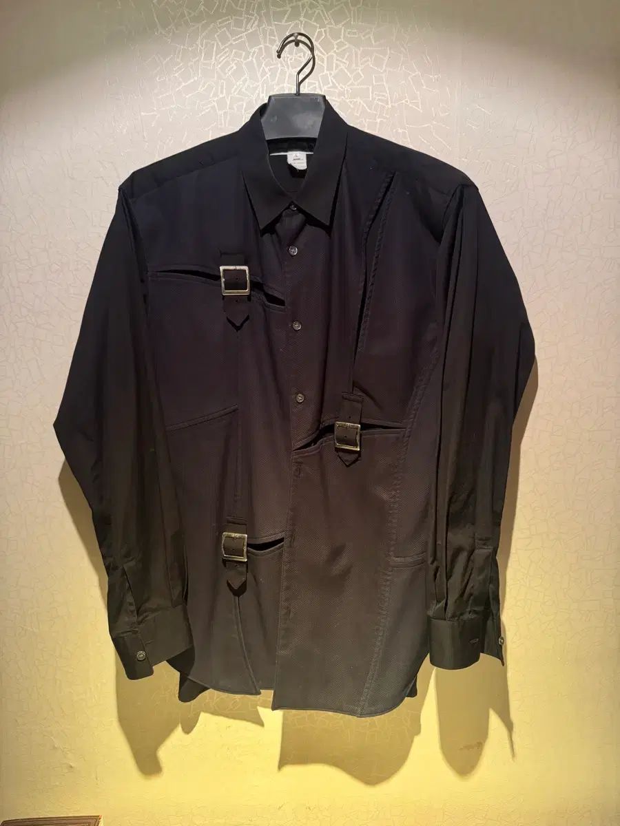 Comme des Garcons SHIRT 赤井 スリット バックル シャツ L